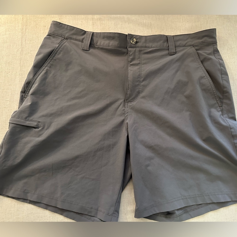 Men's Gray PFG Columbia Fishing Shorts Size 38 

#fishing #hiking #outdoors